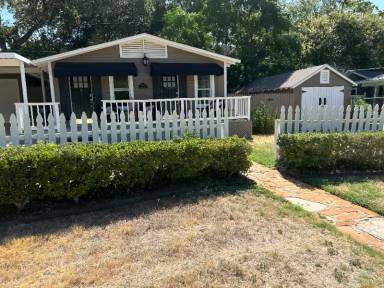 Main picture of 1813 Clover Ln