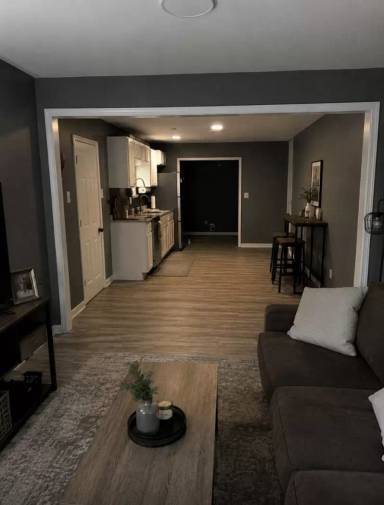 Main picture of 687 Glankler St