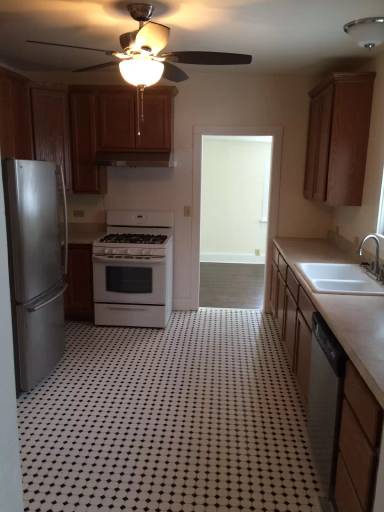 Main picture of 323 N West St