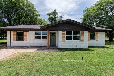 Main picture of 551 E Burks St