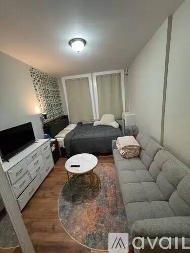 Main picture of 70 Joy St