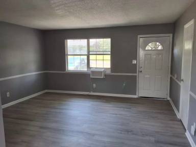 Main picture of 206 Diecks Dr