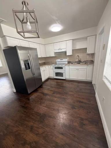 Main picture of 800 Kanner Dr
