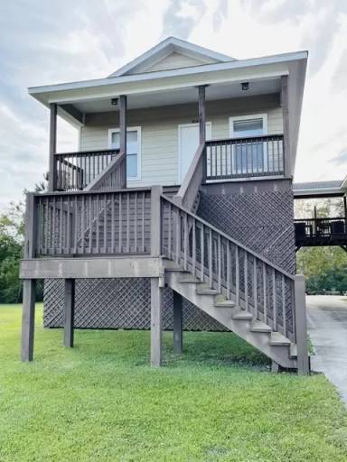 Main picture of 303 Lac Bleu Ave