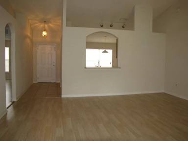 Main picture of 18 Puritan Ln
