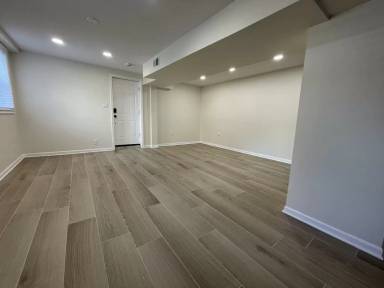 Main picture of 2429 W Cortland St