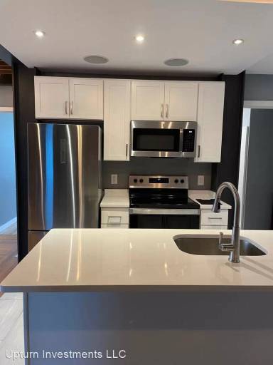 Main picture of 566 Smith St