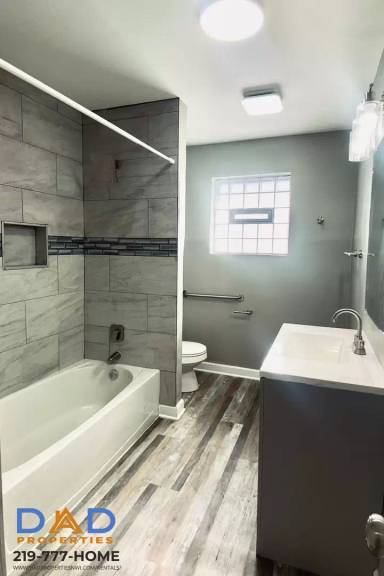 Main picture of 3824 Evergreen St