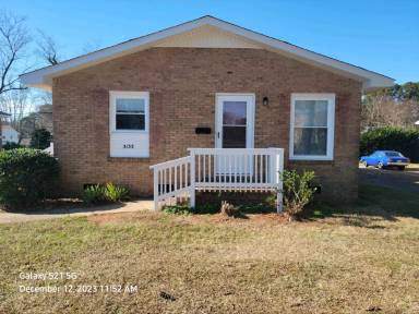 Main picture of 3133 Fairbrook Dr