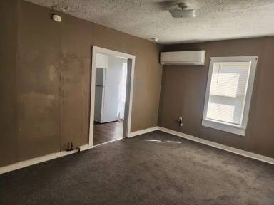 Main picture of 416 W 6th St