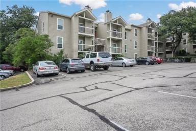 Main picture of 114 E 31st St