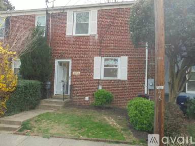 Main picture of 2947 Sycamore St