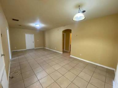Main picture of 33 W 13th St