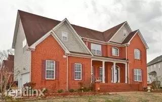 Main picture of 5001 Topsail Ct