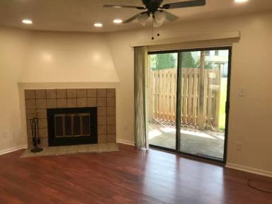 Main picture of 79 Carriage Pl