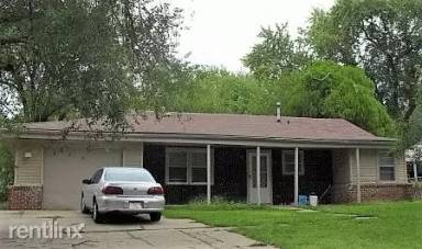 Main picture of 3518 SE Girard St