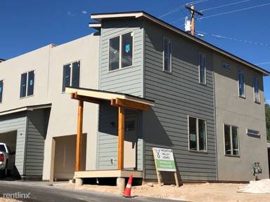Main picture of 850 E 3rd St