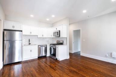 Main picture of 105 N Main St