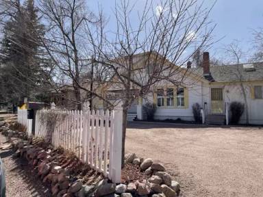 Main picture of 1812 Woodburn St