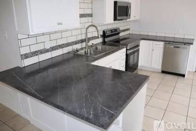 Main picture of 207 N Kenwood Rd