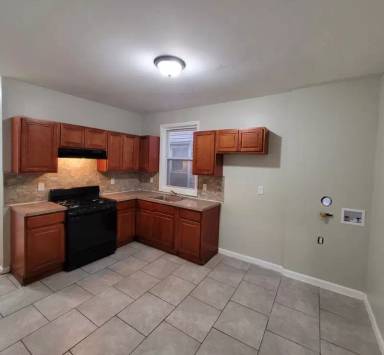 Main picture of 386 Badger Ave