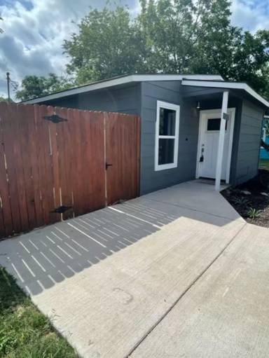 Main picture of 2804 Cedar Park Blvd