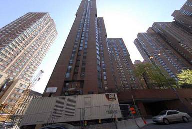 Main picture of Knickerbocker Plaza