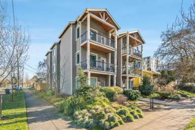 Main picture of 5734 N Montana Ave