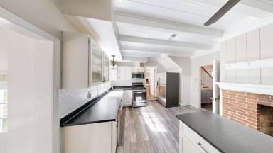 Main picture of 7309 River Rd