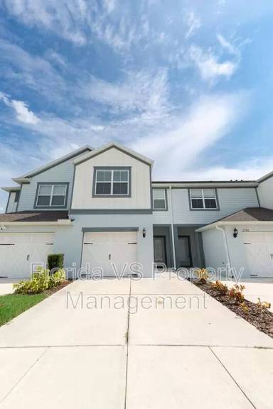 Main picture of 3792 Plainview Dr