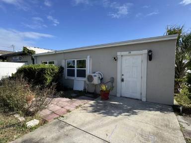 Main picture of 209 E Main St