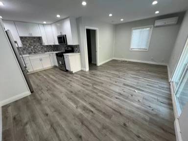 Main picture of 806 Record Ave