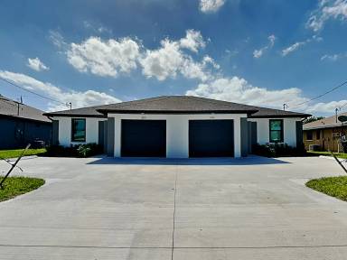 Main picture of 4635 SW Santa Barbara Pl