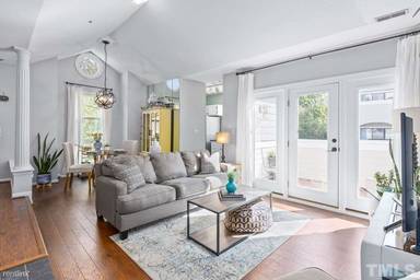 Main picture of 1021 Brighthurst Dr