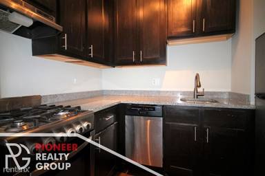 Main picture of 4737 N Hermitage Ave