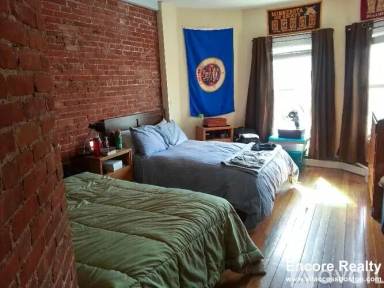 Main picture of 526 Harvard St