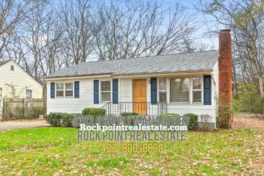 Main picture of 5508 Woodlawn Dr