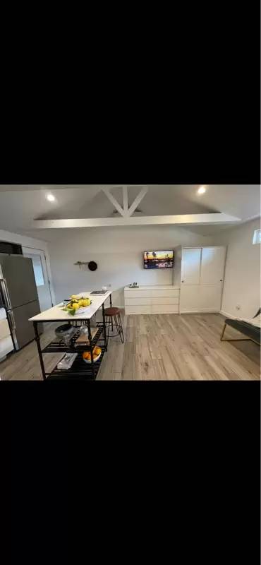 Main picture of 463 Menker Ave
