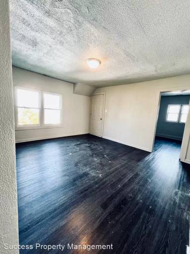 Main picture of 5422 24th Ave