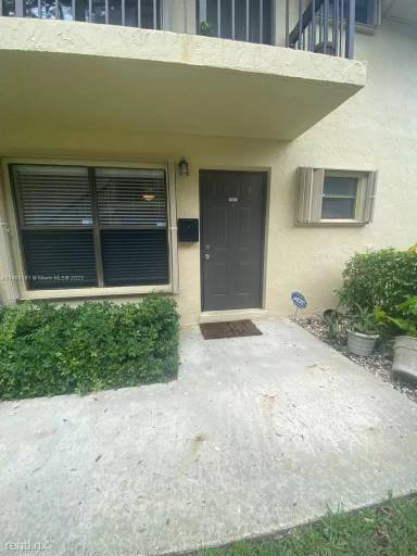 Main picture of 10055 NW 4th St