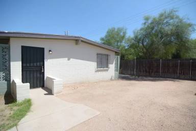 Main picture of 639 E Lee St