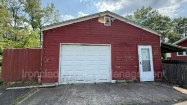 Main picture of 1210 Farmington Ave