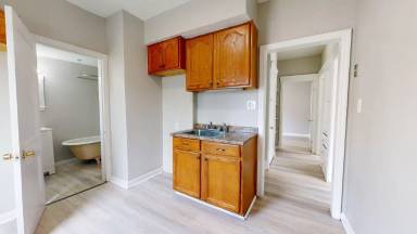 Main picture of 3816 W 36th St