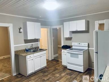 Main picture of 231 Oak St