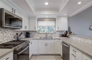 Main picture of 2521 Voorhees Ave