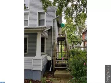 Main picture of 19 Clara St