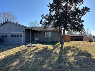 Main picture of 2346 SW Umatilla Ave