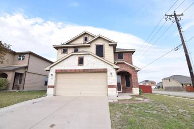 Main picture of 101 W Gemini Ln