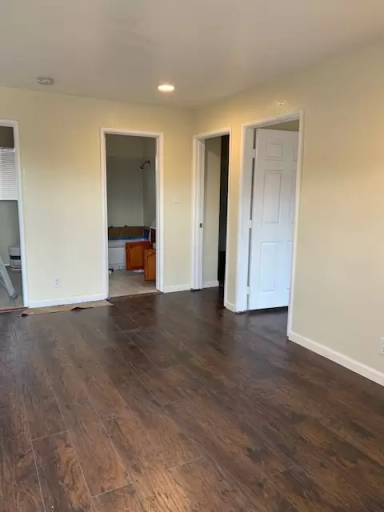Main picture of 1140 W 99th St