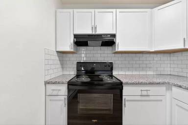 Main picture of 7374 E Main St